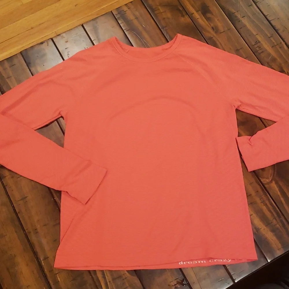 Athleta shimmer power up top